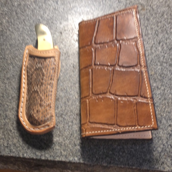 Old timer large trapper. Wallet in gator belly. And rattler inlay holster - Picture 2 of 3